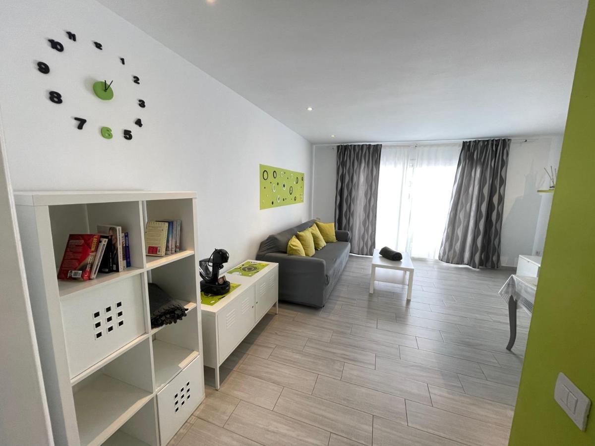 Pistachio Apartment 323 - Lanzarote Apartment كوستا تاغيسي المظهر الخارجي الصورة